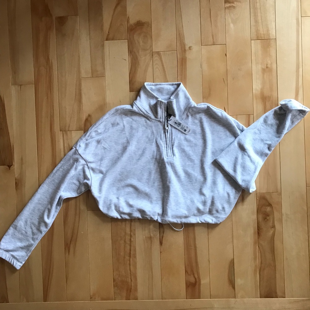 NWT Garage Cropped Long Sleeve Sweatshirt